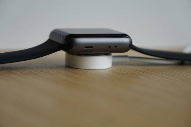 Charging Apple Watch 3