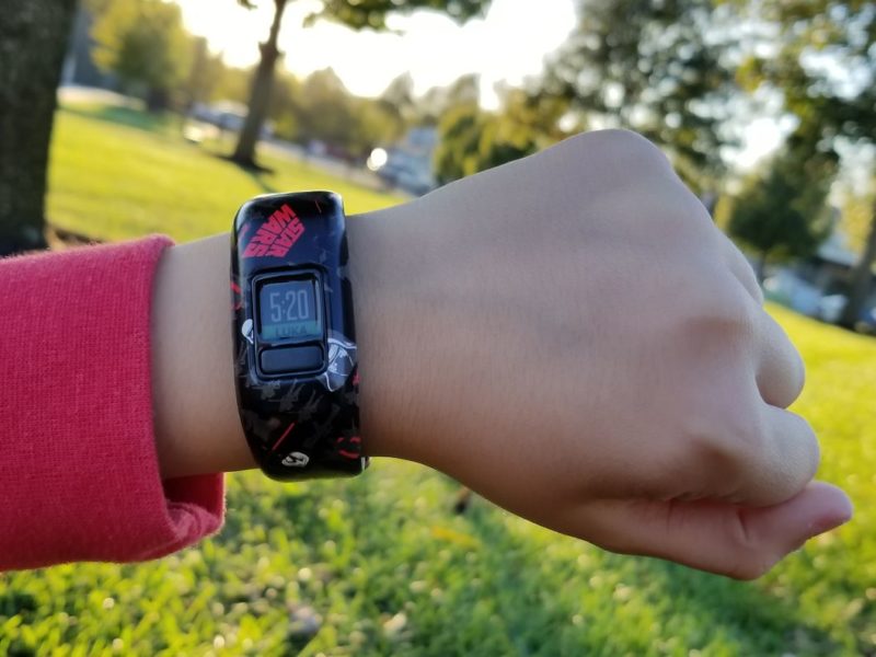 what is the difference between garmin vivofit jr 2 and 3