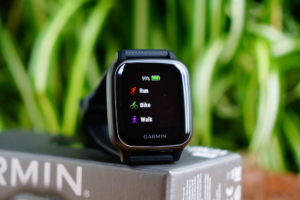 Garmin Venu Sq: display easy to read and rich in contrast